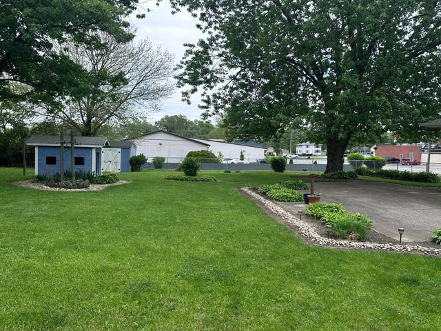 7595 Washington Court, Merrillville, IN 46410
