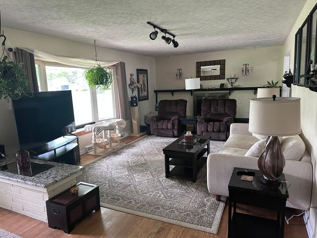 7595 Washington Court, Merrillville, IN 46410