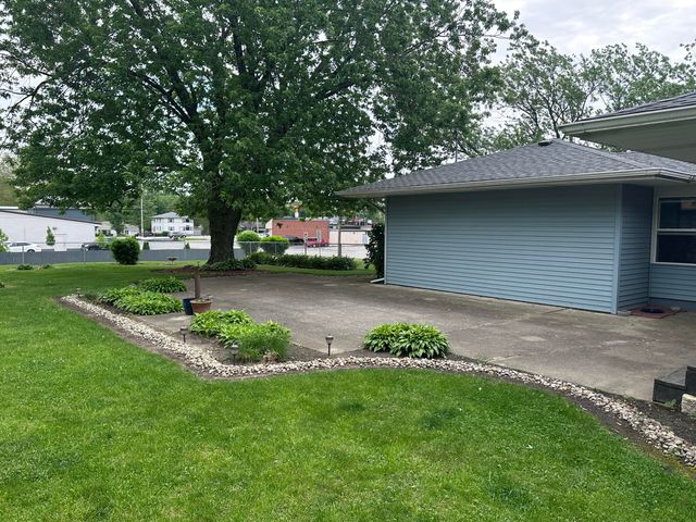 7595 Washington Court, Merrillville, IN 46410