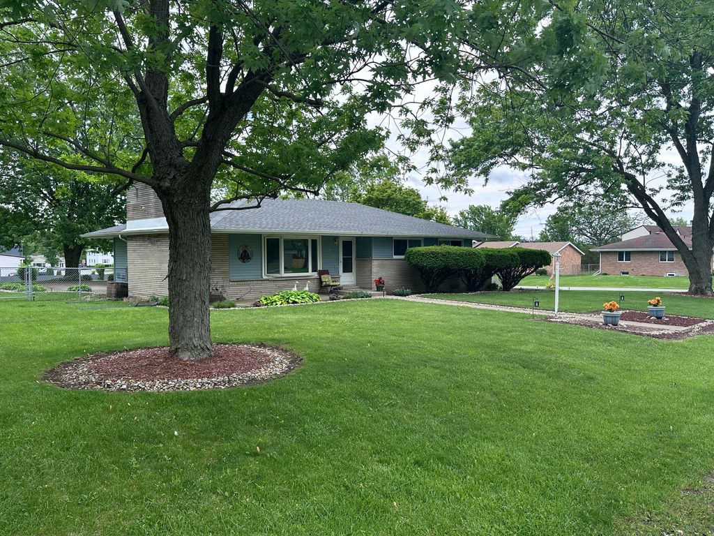 7595 Washington Court, Merrillville, IN 46410