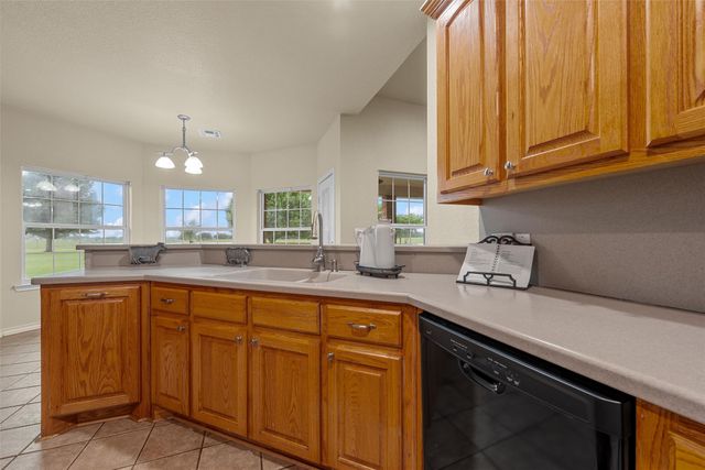330 N Quail Run Drive, West, TX 76691