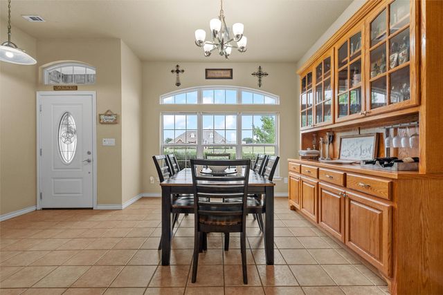 330 N Quail Run Drive, West, TX 76691