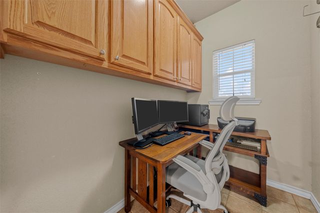 330 N Quail Run Drive, West, TX 76691