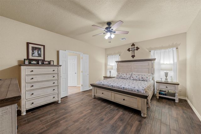 330 N Quail Run Drive, West, TX 76691