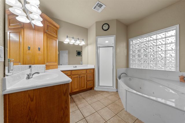 330 N Quail Run Drive, West, TX 76691