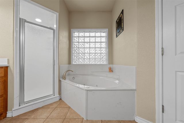 330 N Quail Run Drive, West, TX 76691