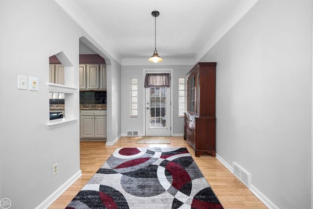 24440 Phlox Avenue, Eastpointe, MI 48021