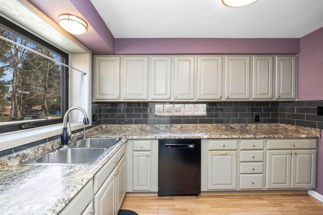 24440 Phlox Avenue, Eastpointe, MI 48021