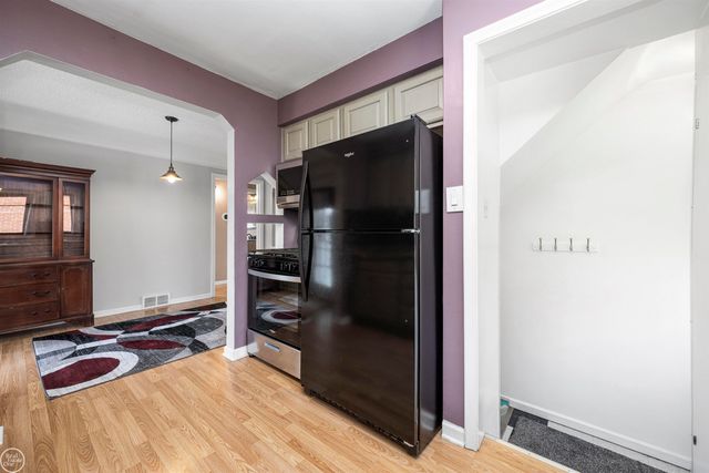 24440 Phlox Avenue, Eastpointe, MI 48021