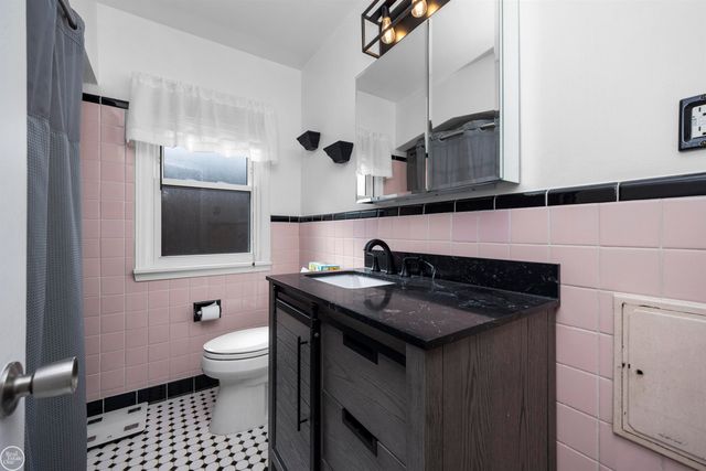 24440 Phlox Avenue, Eastpointe, MI 48021