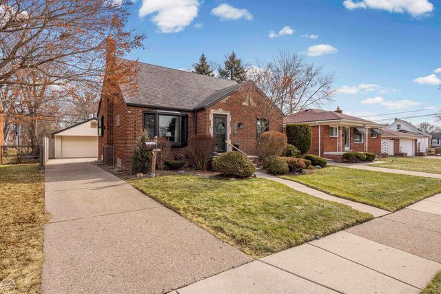 24440 Phlox Avenue, Eastpointe, MI 48021