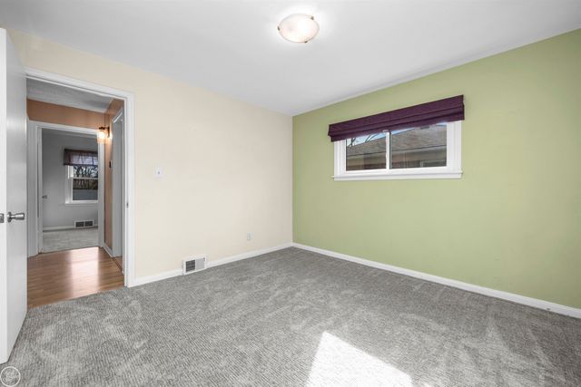 24440 Phlox Avenue, Eastpointe, MI 48021