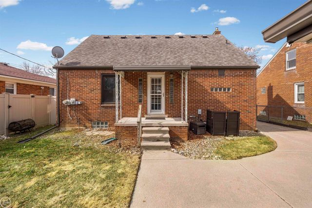 24440 Phlox Avenue, Eastpointe, MI 48021