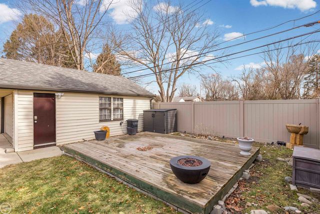 24440 Phlox Avenue, Eastpointe, MI 48021