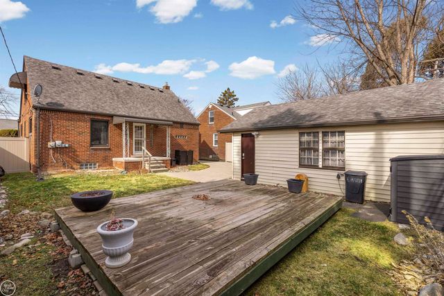 24440 Phlox Avenue, Eastpointe, MI 48021