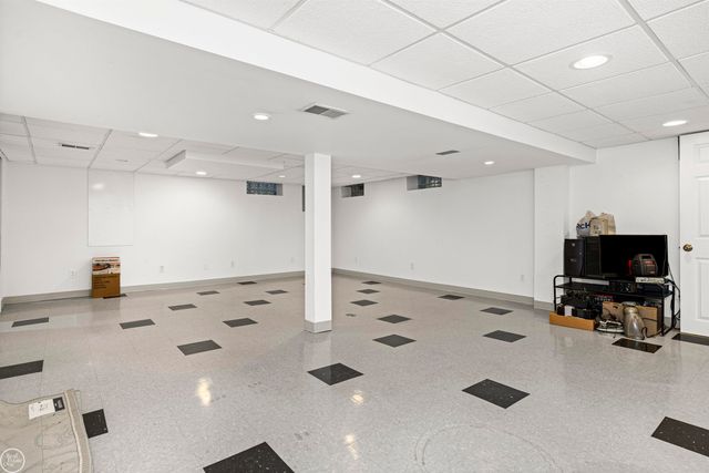 24440 Phlox Avenue, Eastpointe, MI 48021