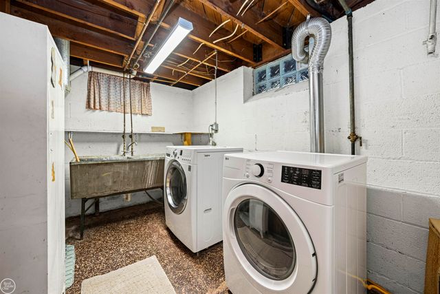 24440 Phlox Avenue, Eastpointe, MI 48021