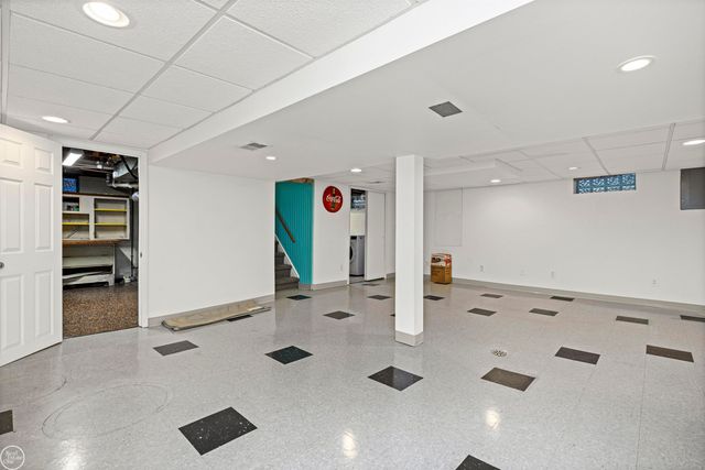 24440 Phlox Avenue, Eastpointe, MI 48021