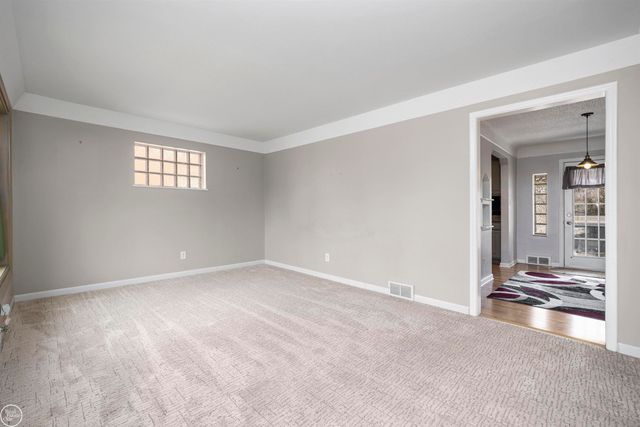 24440 Phlox Avenue, Eastpointe, MI 48021