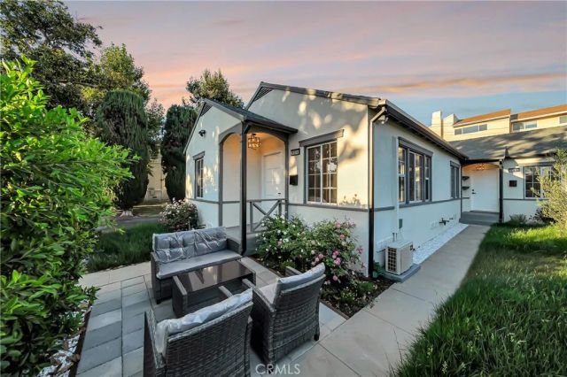 128 Lukens Place, Glendale, CA 91206