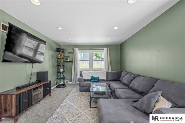 4317 N 108th Street, Omaha, NE 68164