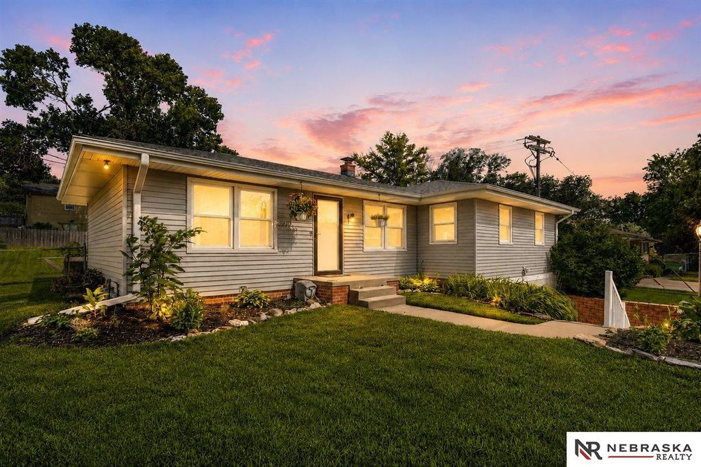 4317 N 108th Street, Omaha, NE 68164