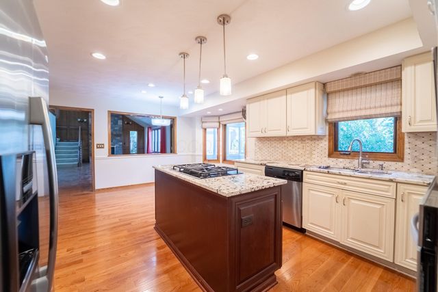 9010 Barassie Place, Dublin, OH 43017