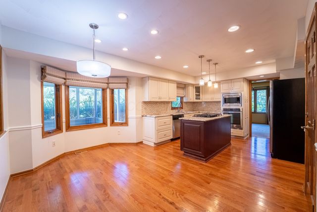 9010 Barassie Place, Dublin, OH 43017