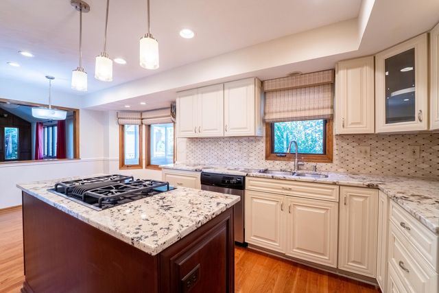 9010 Barassie Place, Dublin, OH 43017