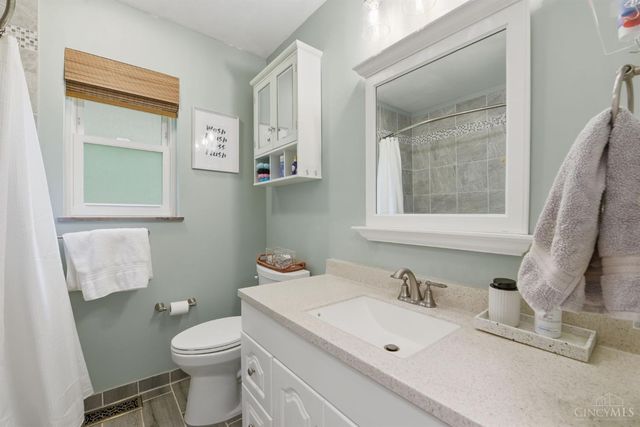 345 Fleming Road, Wyoming, OH 45215