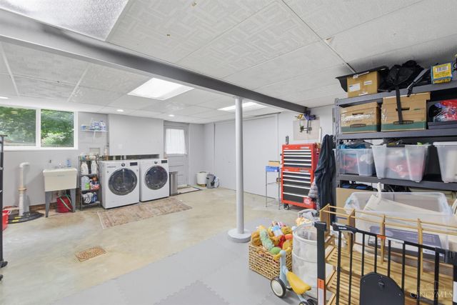 345 Fleming Road, Wyoming, OH 45215