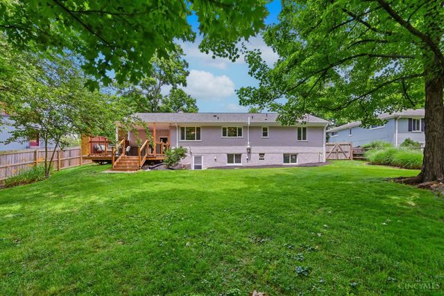 345 Fleming Road, Wyoming, OH 45215