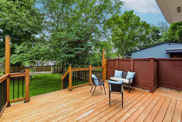 345 Fleming Road, Wyoming, OH 45215
