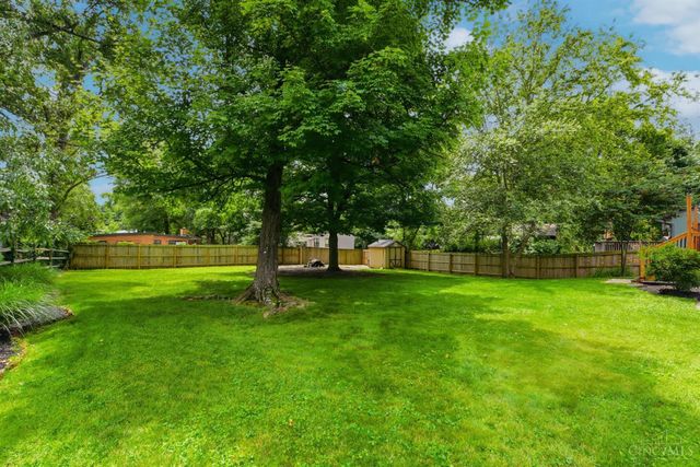 345 Fleming Road, Wyoming, OH 45215