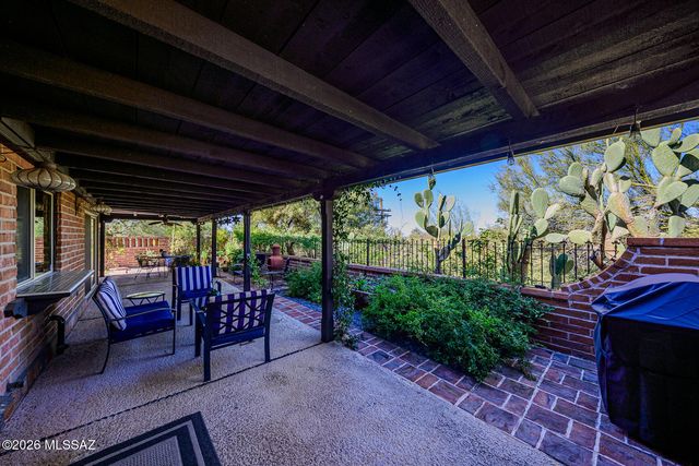 2546 E Avenida De Maria, Tucson, AZ 85718