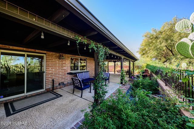 2546 E Avenida De Maria, Tucson, AZ 85718