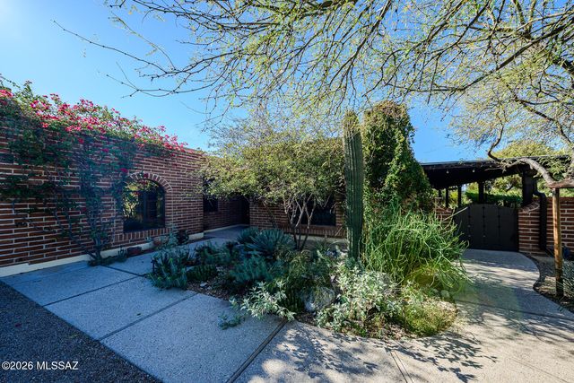 2546 E Avenida De Maria, Tucson, AZ 85718