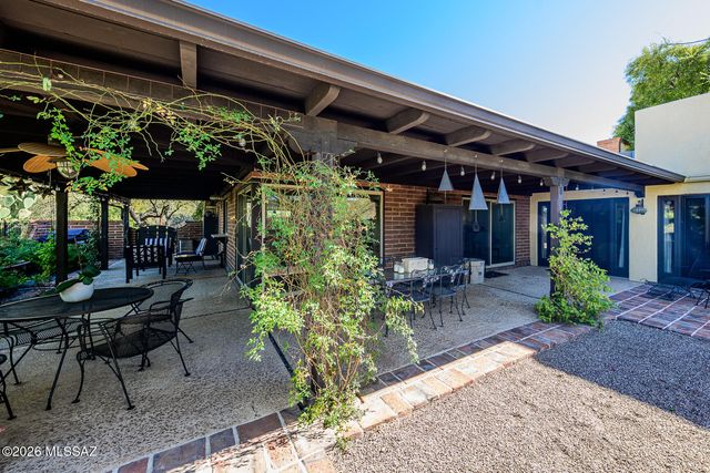 2546 E Avenida De Maria, Tucson, AZ 85718