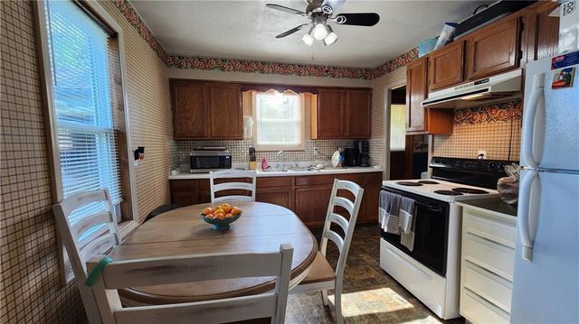 406 Maple Street, Lathrop, MO 64465