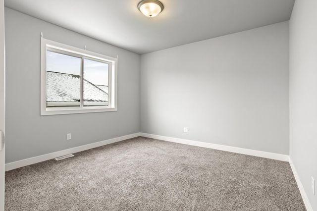 6709 69th Avenue S, Horace, ND 58047