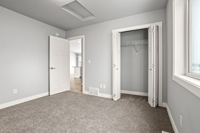 6709 69th Avenue S, Horace, ND 58047