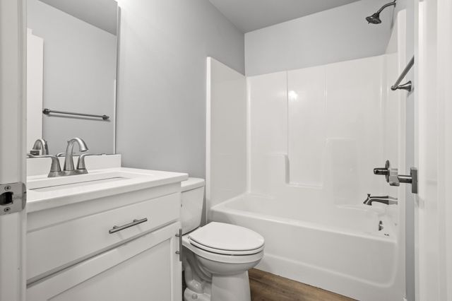 6709 69th Avenue S, Horace, ND 58047