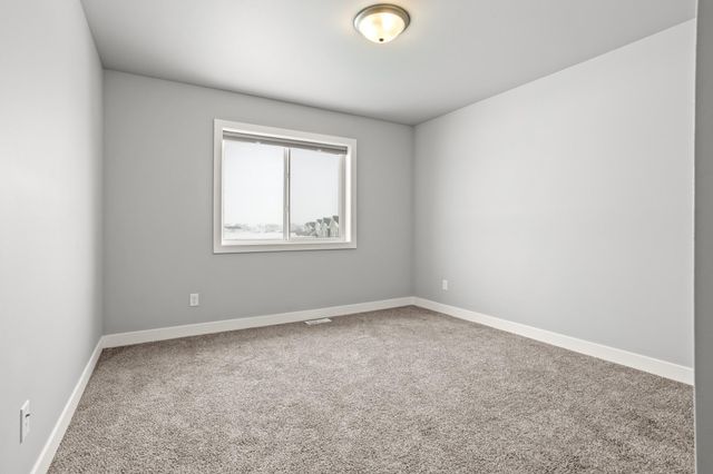 6709 69th Avenue S, Horace, ND 58047