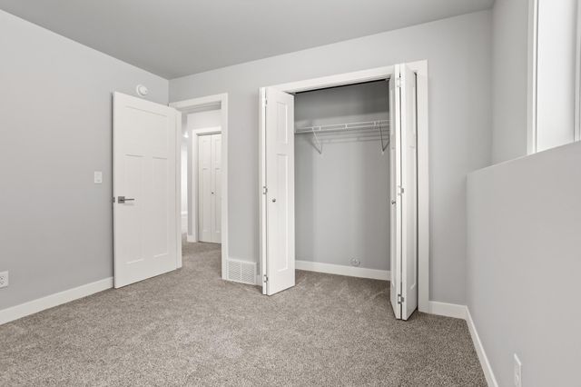 6709 69th Avenue S, Horace, ND 58047