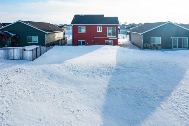 6709 69th Avenue S, Horace, ND 58047