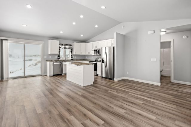 6709 69th Avenue S, Horace, ND 58047