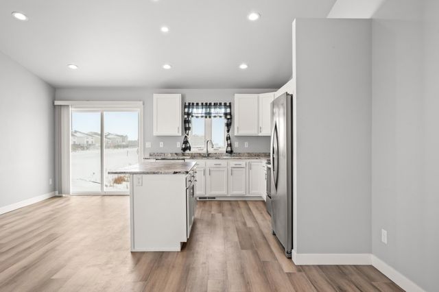 6709 69th Avenue S, Horace, ND 58047