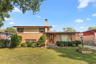 145 Sherry Lane, Chicago Heights, IL 60411