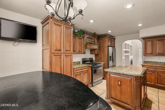 14840 Holden Road, Horizon City, TX 79928