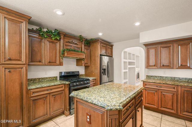 14840 Holden Road, Horizon City, TX 79928